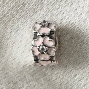 Pandora Magnolia Bloom Clip